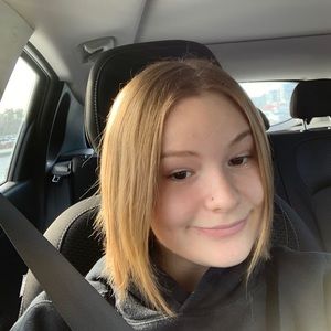 Meet your Posher, Mia